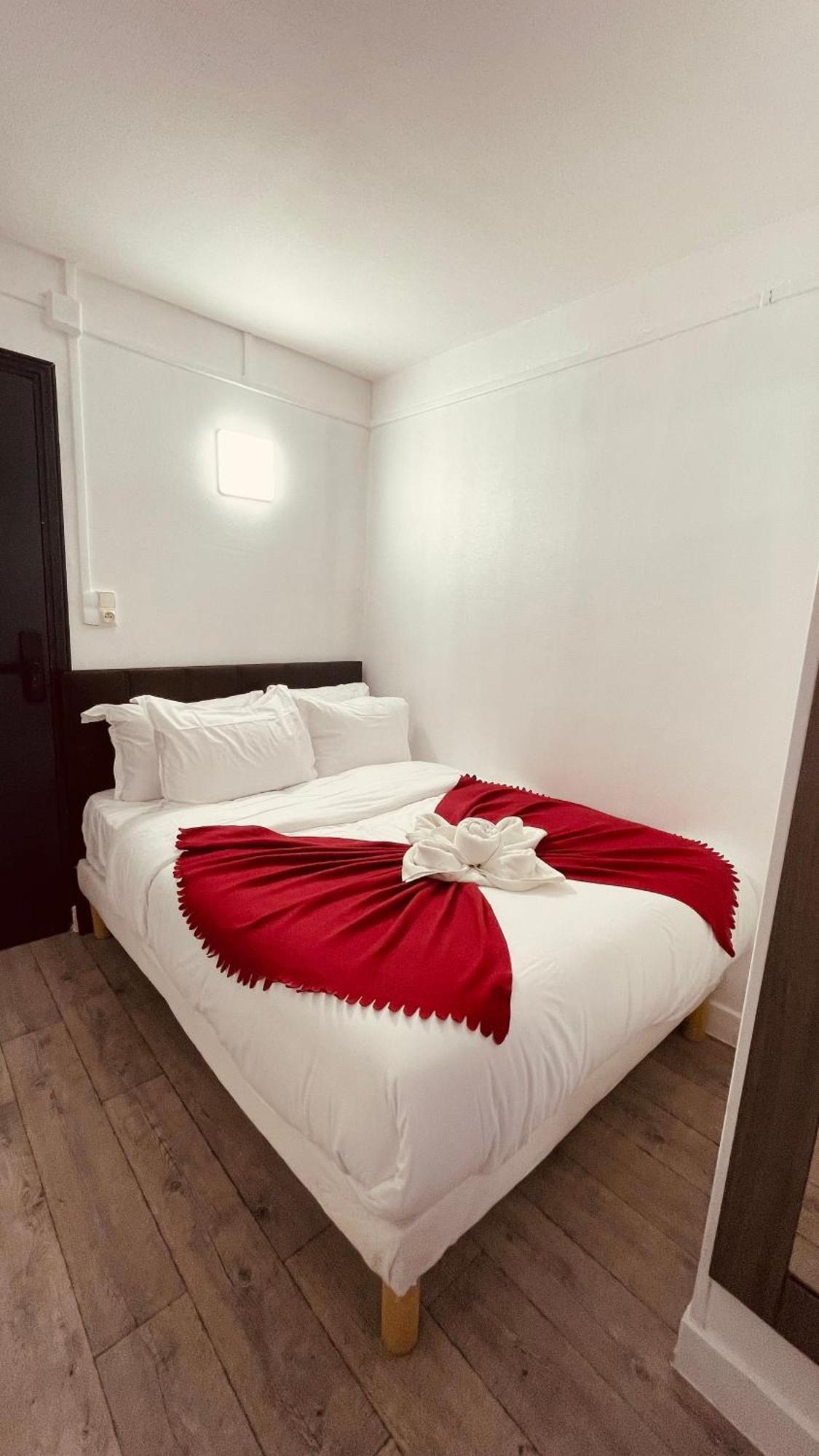 Hotel Louvain Paris Exterior photo
