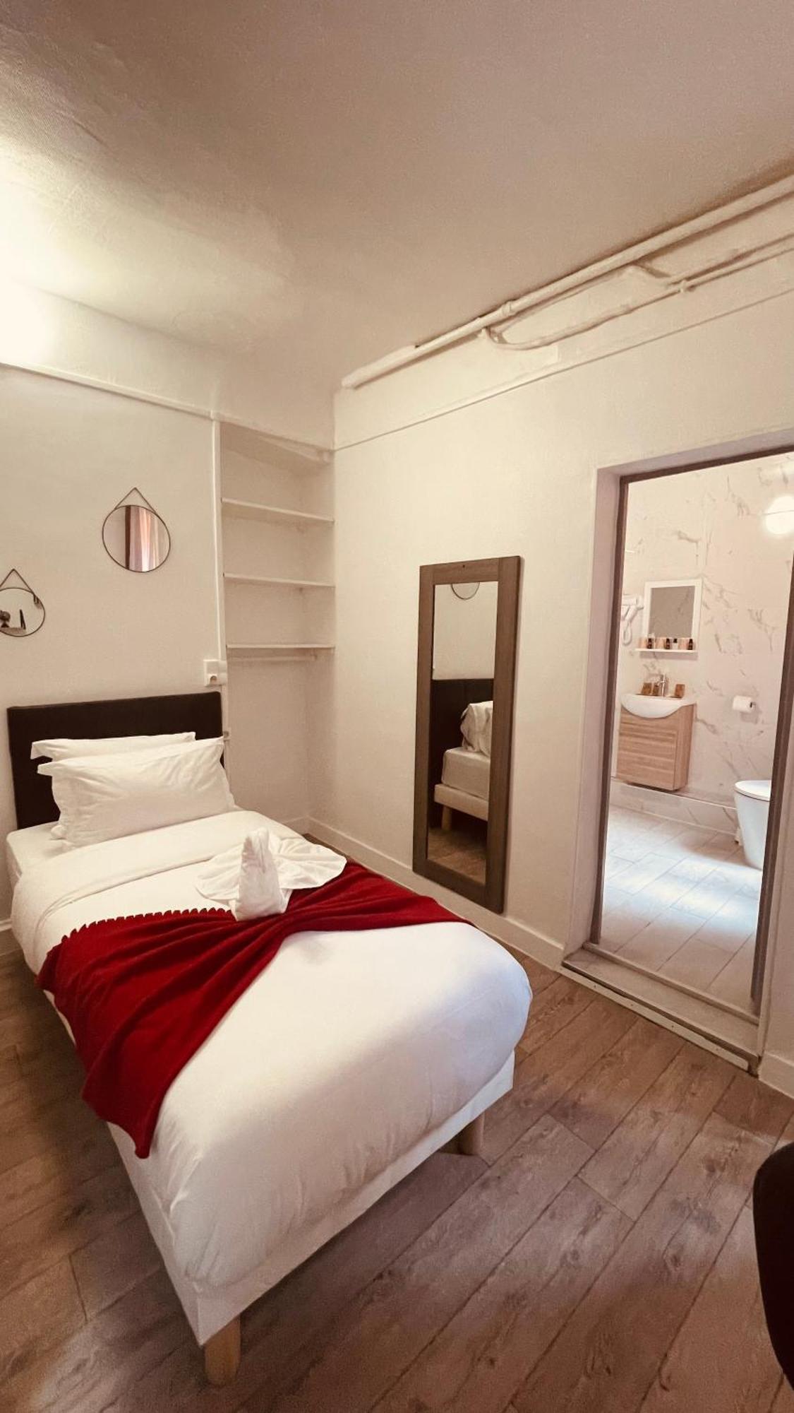 Hotel Louvain Paris Exterior photo